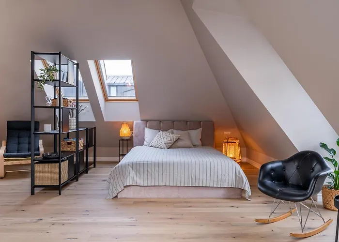Cozy Spacious Loft! Great For Longer Stays!