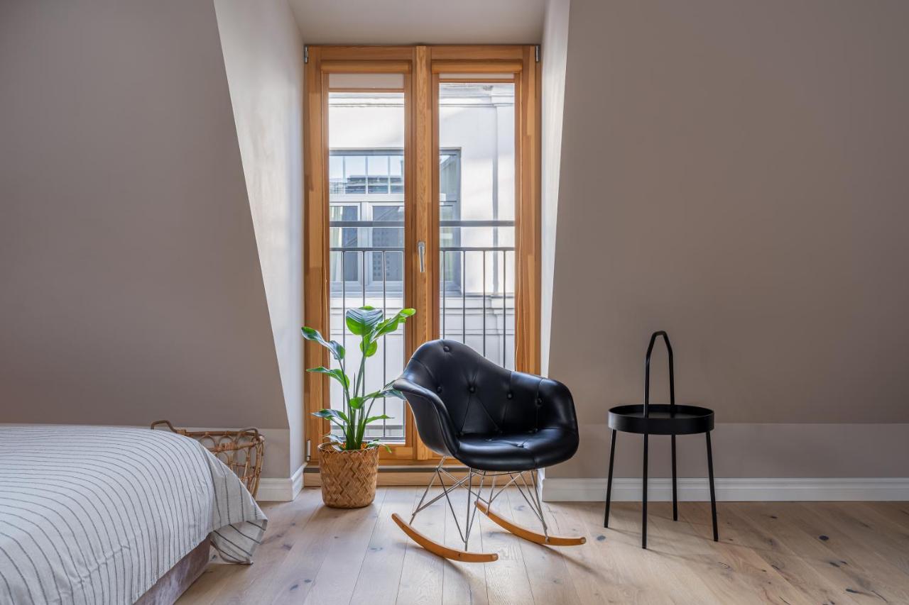 Cozy Spacious Loft! Great For Longer Stays! *